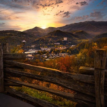 Ober Hideaway, Hot Tub, Wifi, 1089 Free Tickets Each Paid Day, Dollywood And More Gatlinburg Kültér fotó