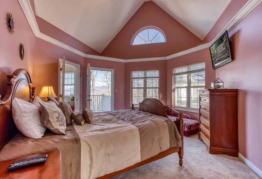 Ober Hideaway, Hot Tub, Wifi, 1089 Free Tickets Each Paid Day, Dollywood And More Gatlinburg Kültér fotó